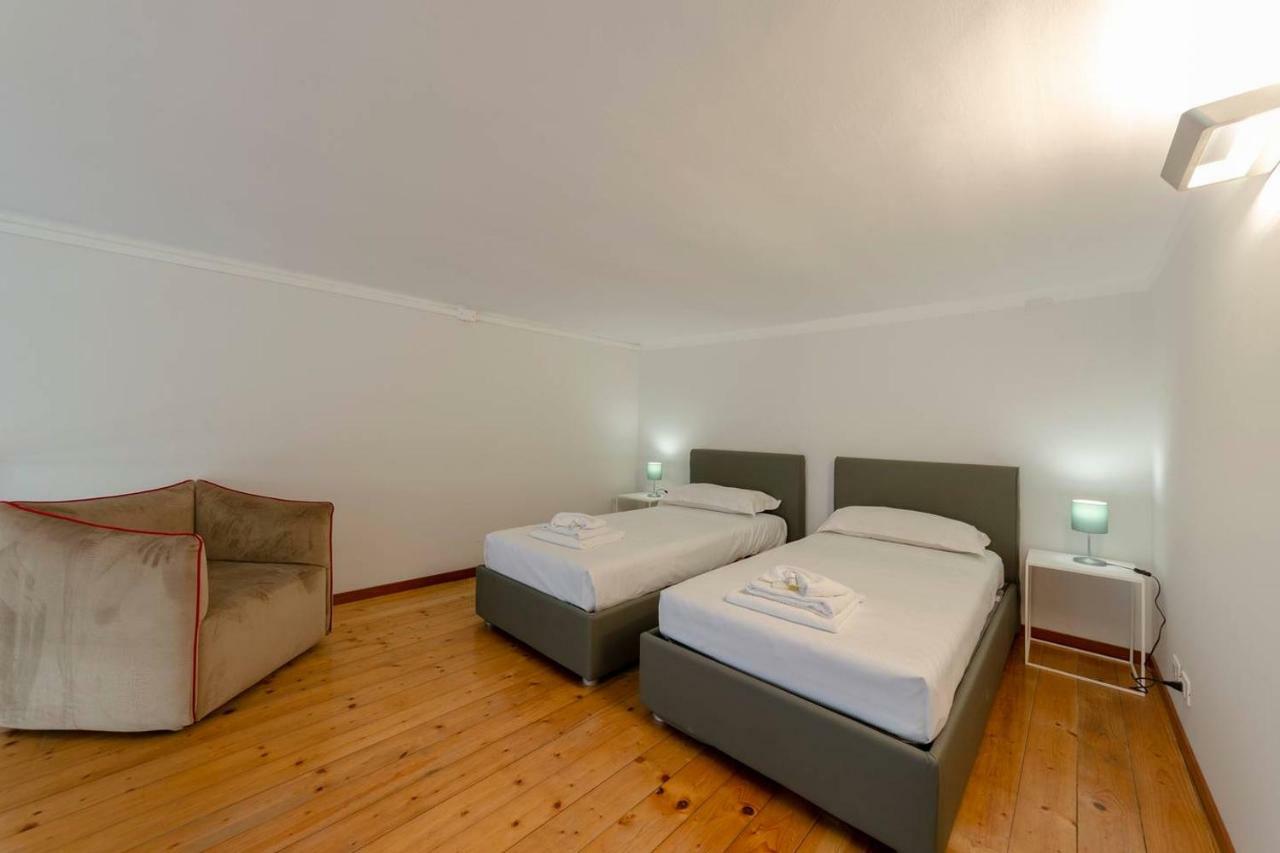 Joivy Elegant Flat For 7, In The Heart Of Genoa Apartment Bagian luar foto