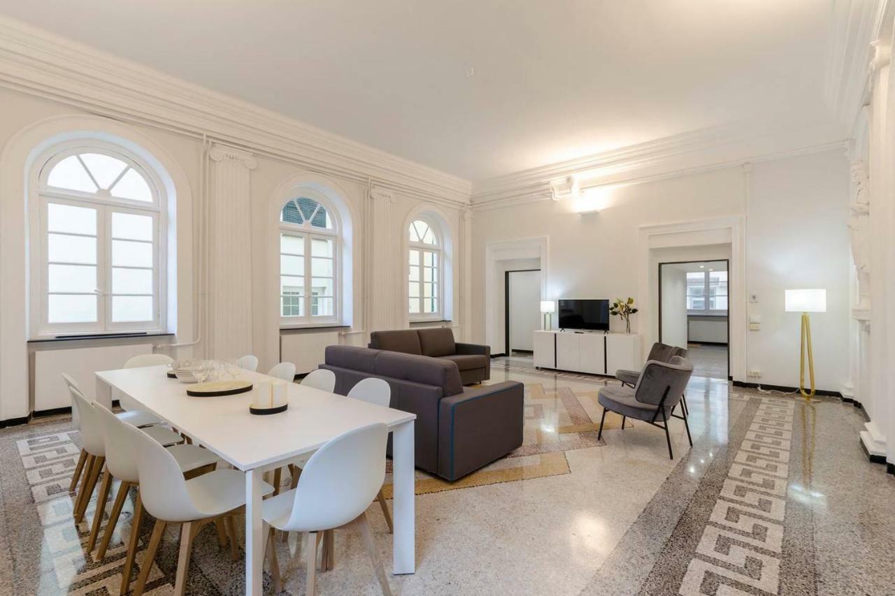 Joivy Elegant Flat For 7, In The Heart Of Genoa Apartment Bagian luar foto