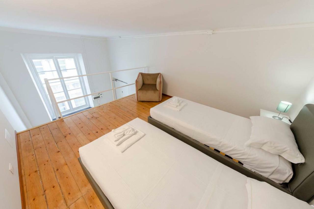 Joivy Elegant Flat For 7, In The Heart Of Genoa Apartment Bagian luar foto