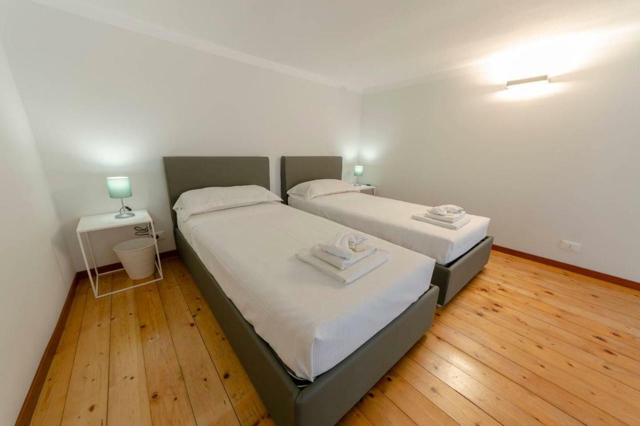 Joivy Elegant Flat For 7, In The Heart Of Genoa Apartment Bagian luar foto