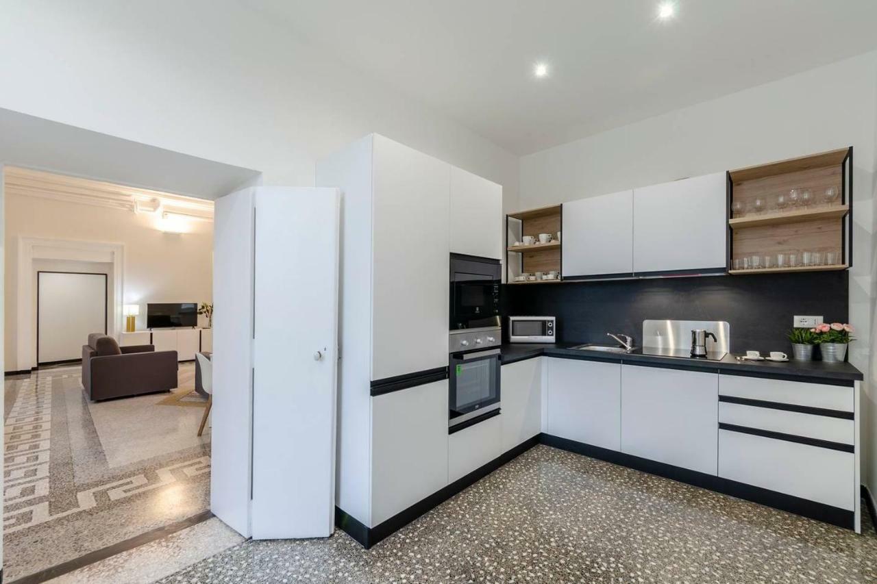 Joivy Elegant Flat For 7, In The Heart Of Genoa Apartment Bagian luar foto
